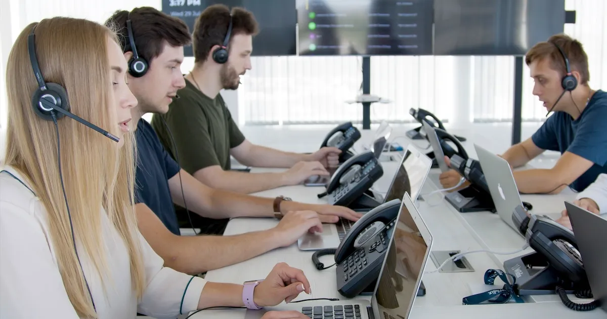 The Future of Customer Service - Exploring Artificial Intelligence Call Centers